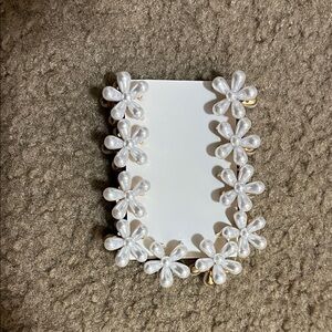 White Floral Pearl Hair Clip